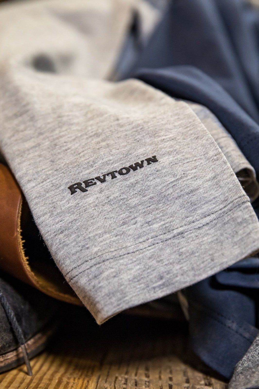 The Standard V-neck - Revtown