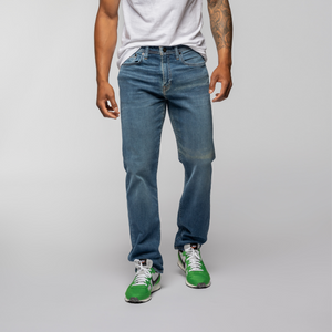 The model is 6'1" and is wearing a size 32x32.