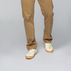 The model is 6'1" and is wearing a size 32x32.