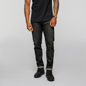 The model is 6'1" and is wearing a size 32x32.