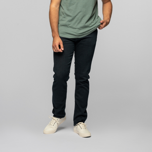 The model is 6'1" and is wearing a size 32x32.