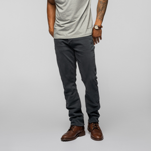 The model is 6'1" and is wearing a size 32x32.