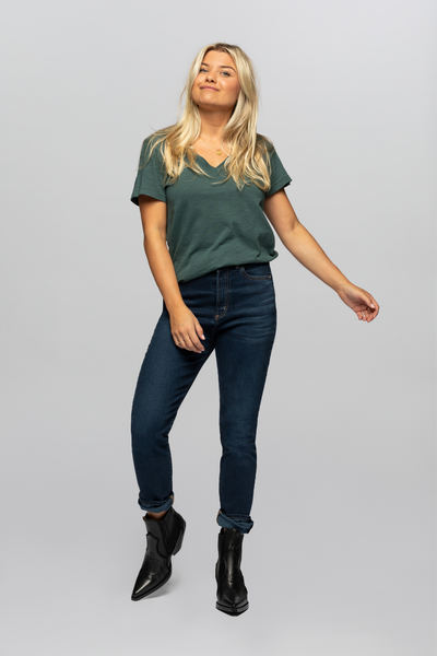 The model is 5'3" and 120 lbs. She sized up and is wearing a 27 for a more relaxed look. 