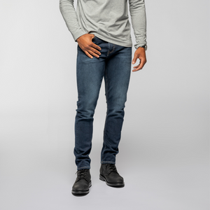 The model is 6'1" and is wearing a size 32x32.