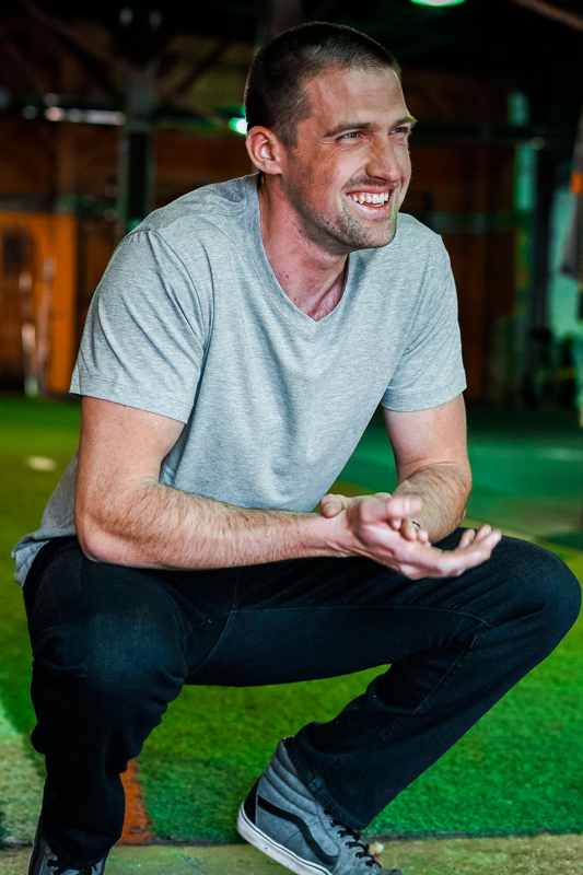 The Standard V-neck - Revtown