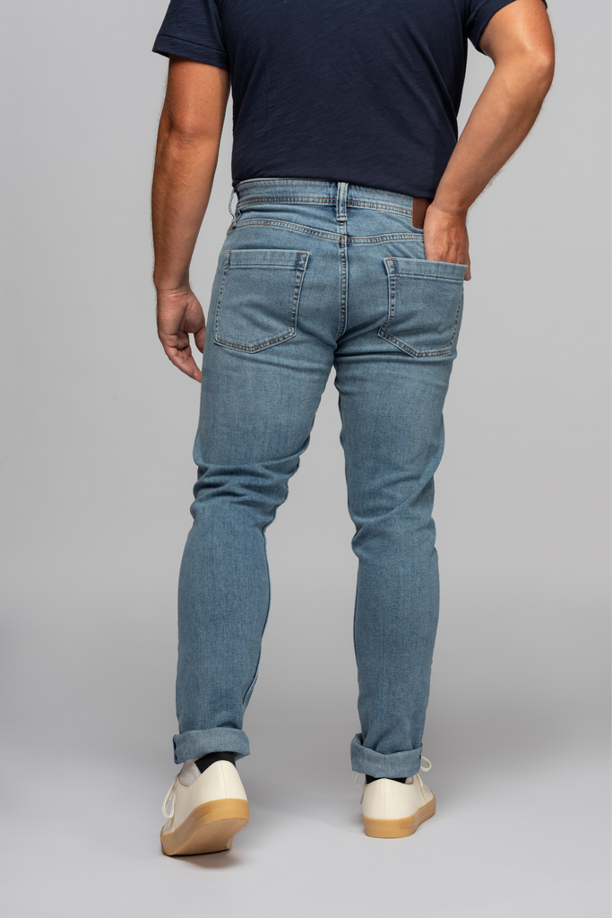 The model is 5'11