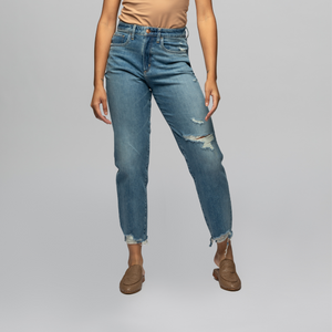 The model is 5'8", weighs 138 lbs and is wearing her true size 27R.