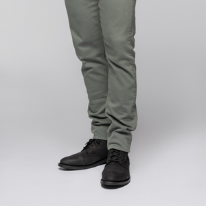 The model is 6'1" and is wearing a size 32x32.