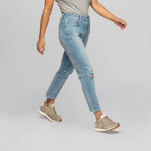 The model is 5'3" and 120 lbs. She sized up and is wearing a 27 for a more relaxed look. 