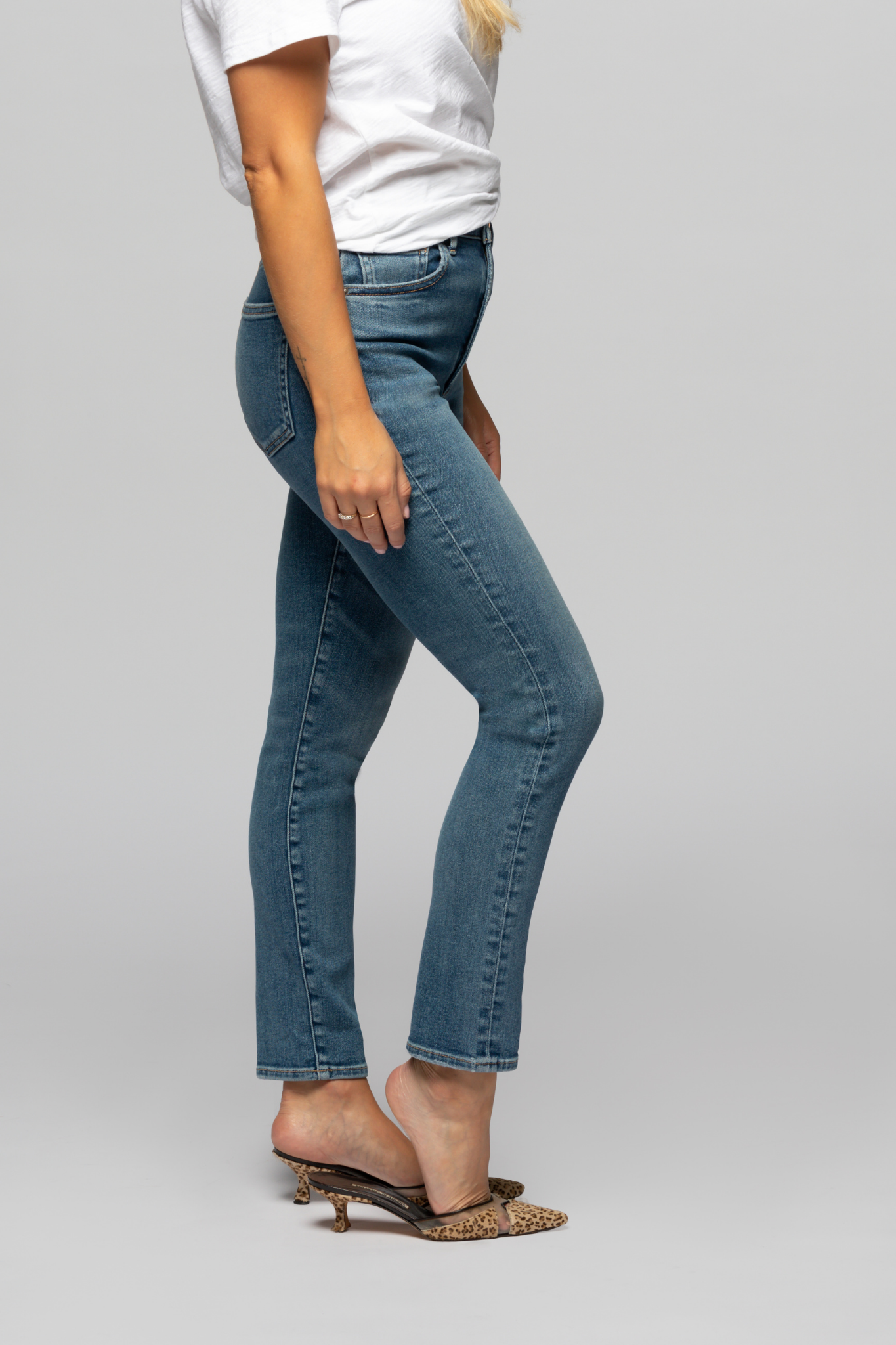 The model is 5'3" and 120 lbs. She sized up and is wearing a 27 for a more relaxed look. 