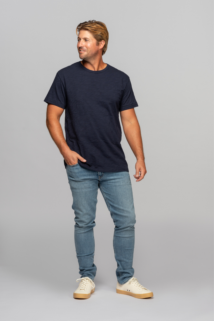 The model is 5'11