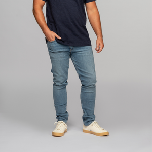 The model is 5'11" and is wearing a size 32x30.